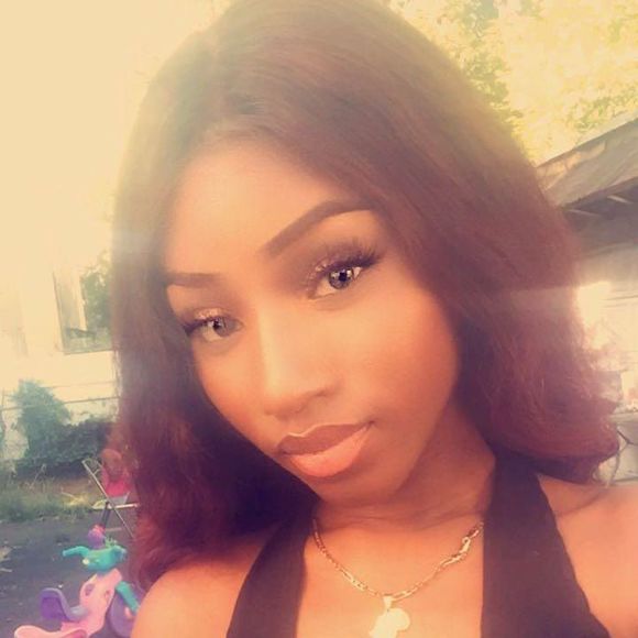 Meet your Posher, Aisha - Picture 1 of 1